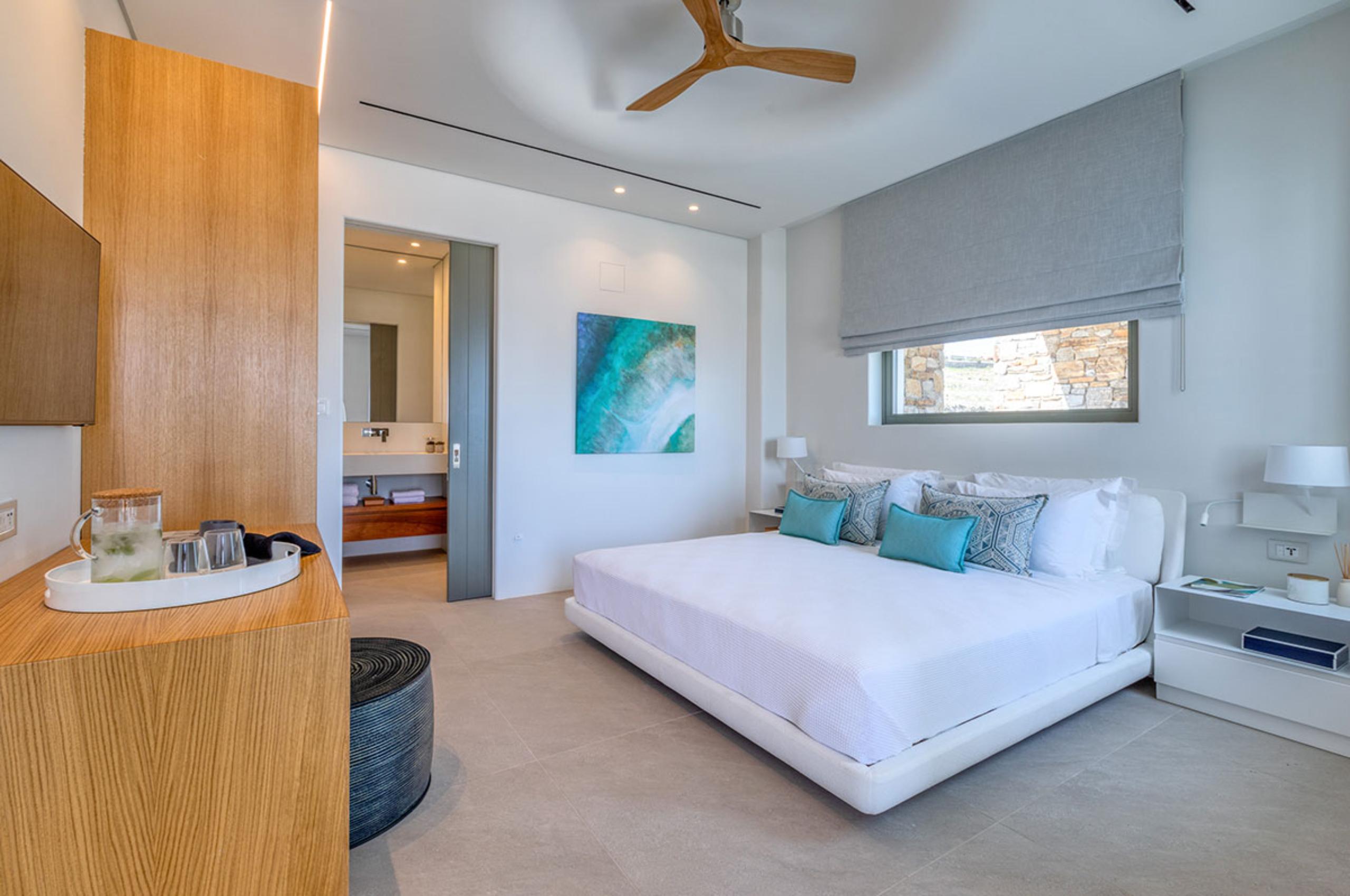 villa-diana-bedroom-ensuite-serene-tranquil-modern-design-luxury-mykonos