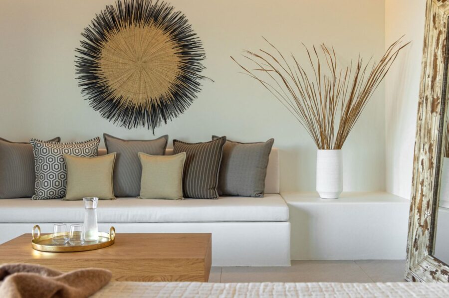 villa-diana-bedroom-seating-area-serene-tranquil-design-luxury-mykonos