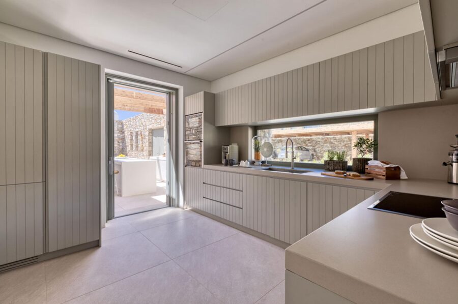 villa-diana-kitchen-fully-equipped-sleek-modern-space-luxury-mykonos