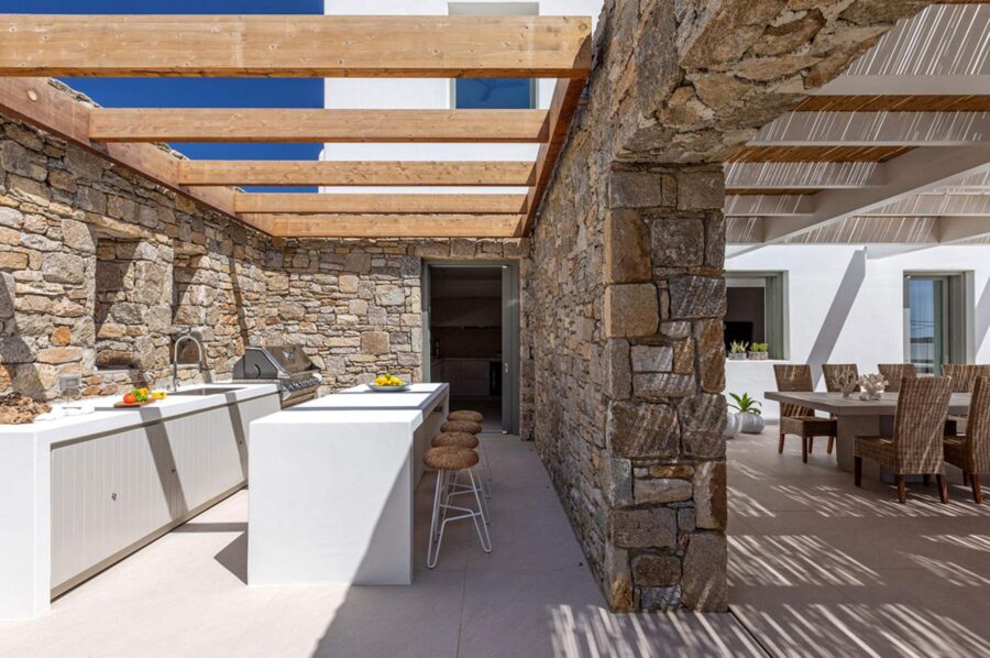 villa-diana-summer-kitchen-veranda-covered-outdoor-dining-area-luxury-mykonos