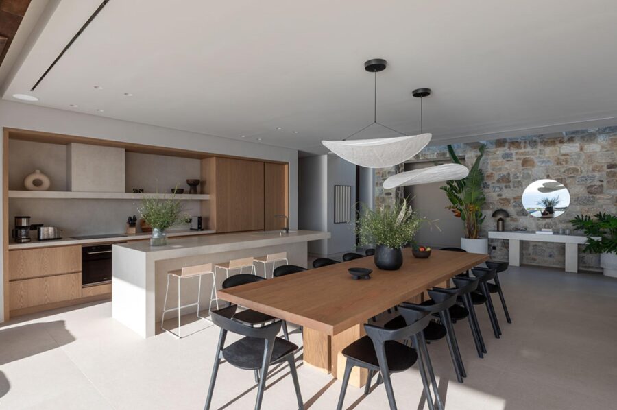 villa-lyra-dining-area-kitchen-openplan-modern-sleek-design-luxury-mykonos
