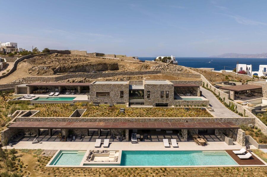 villa-lyra-exterior-day-modern-mediterranean-architecture-swimming-pool-sea-view-luxury-mykonos