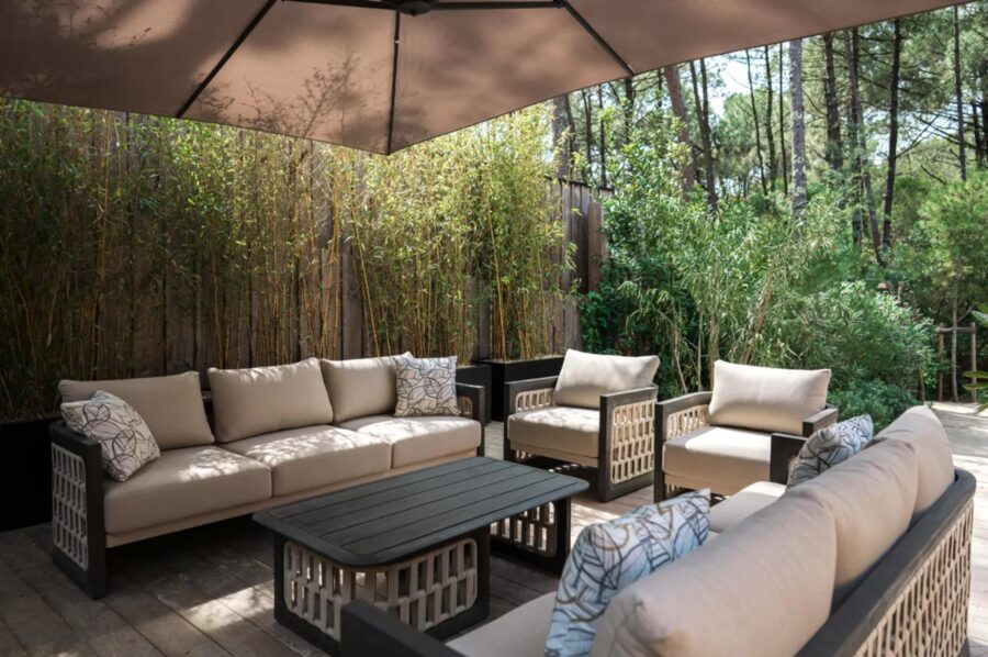 villa-maeva-alfresco-lounge-garden-poolside-terrace-luxury-capferret