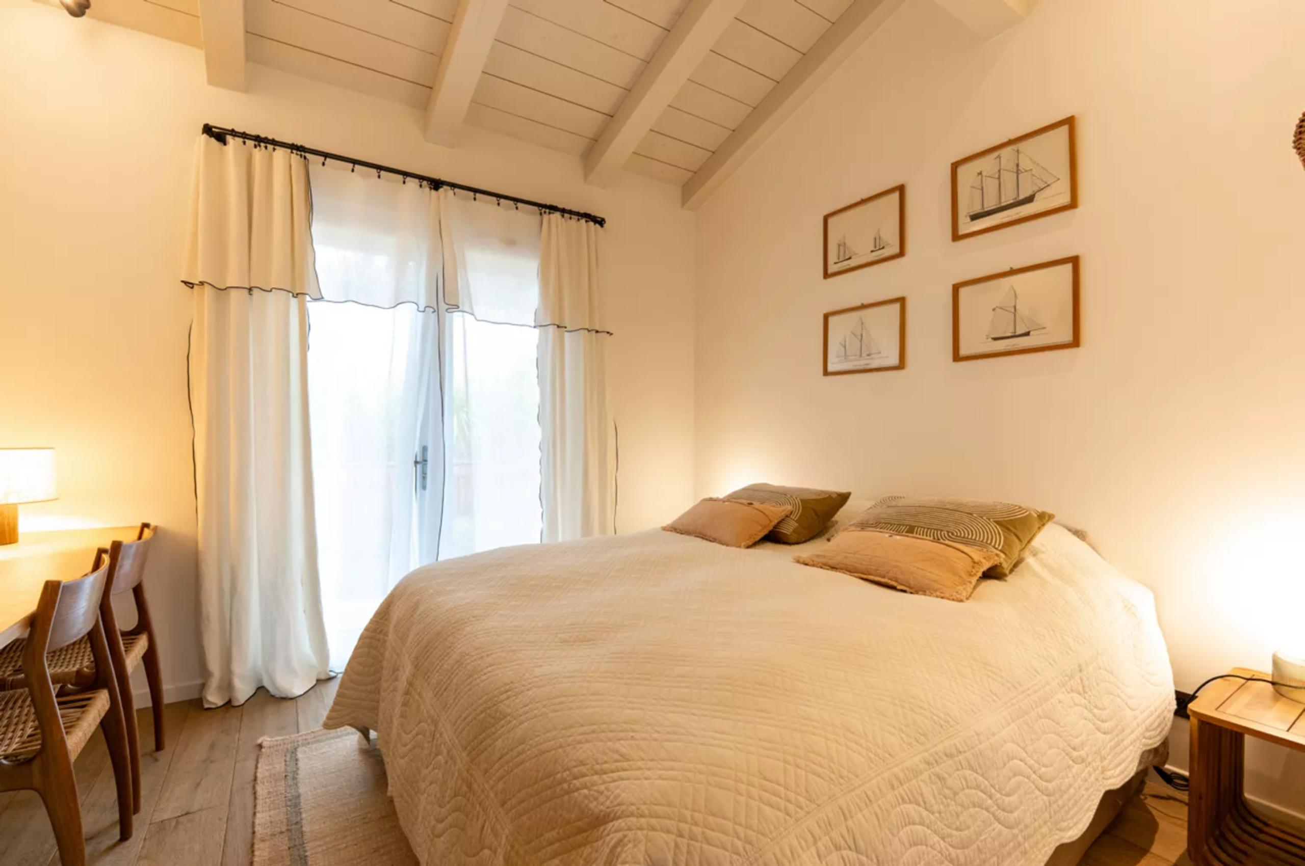 villa-maeva-bedroom-serene-tranquil-design-luxury-capferret