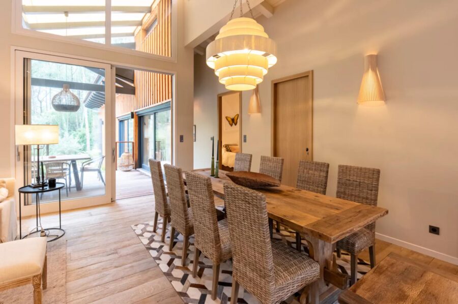 villa-maeva-dining-room-elegant-interiors-luxury-capferret