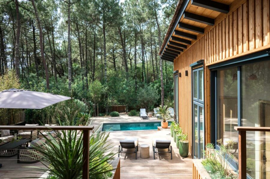 villa-maeva-exterior-swimming-pool-terrace-luxury-rental-retreat-capferret