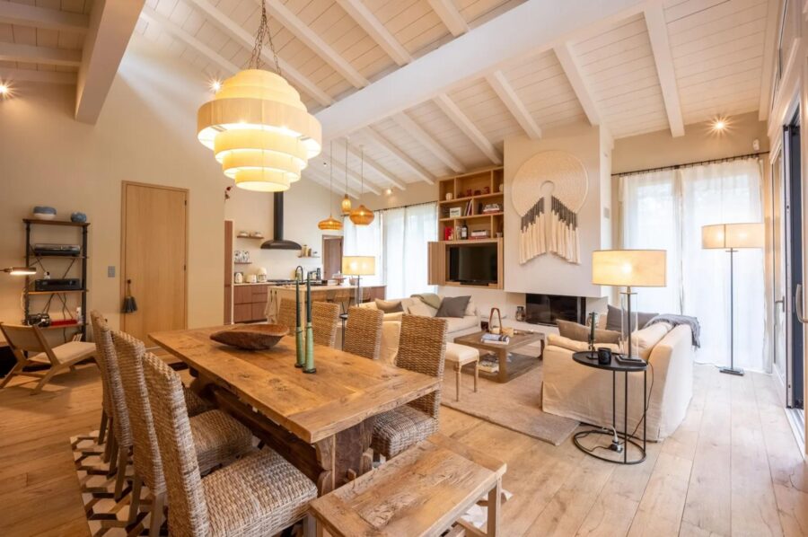 villa-maeva-living-room-openplan-dining-lounge-kitchen-luxury-capferret