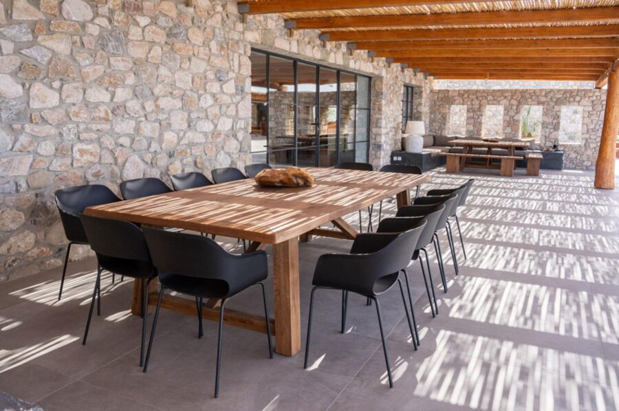 villa-nadia-exterior-alfresco-dining-area-large-terrace-luxury-crete