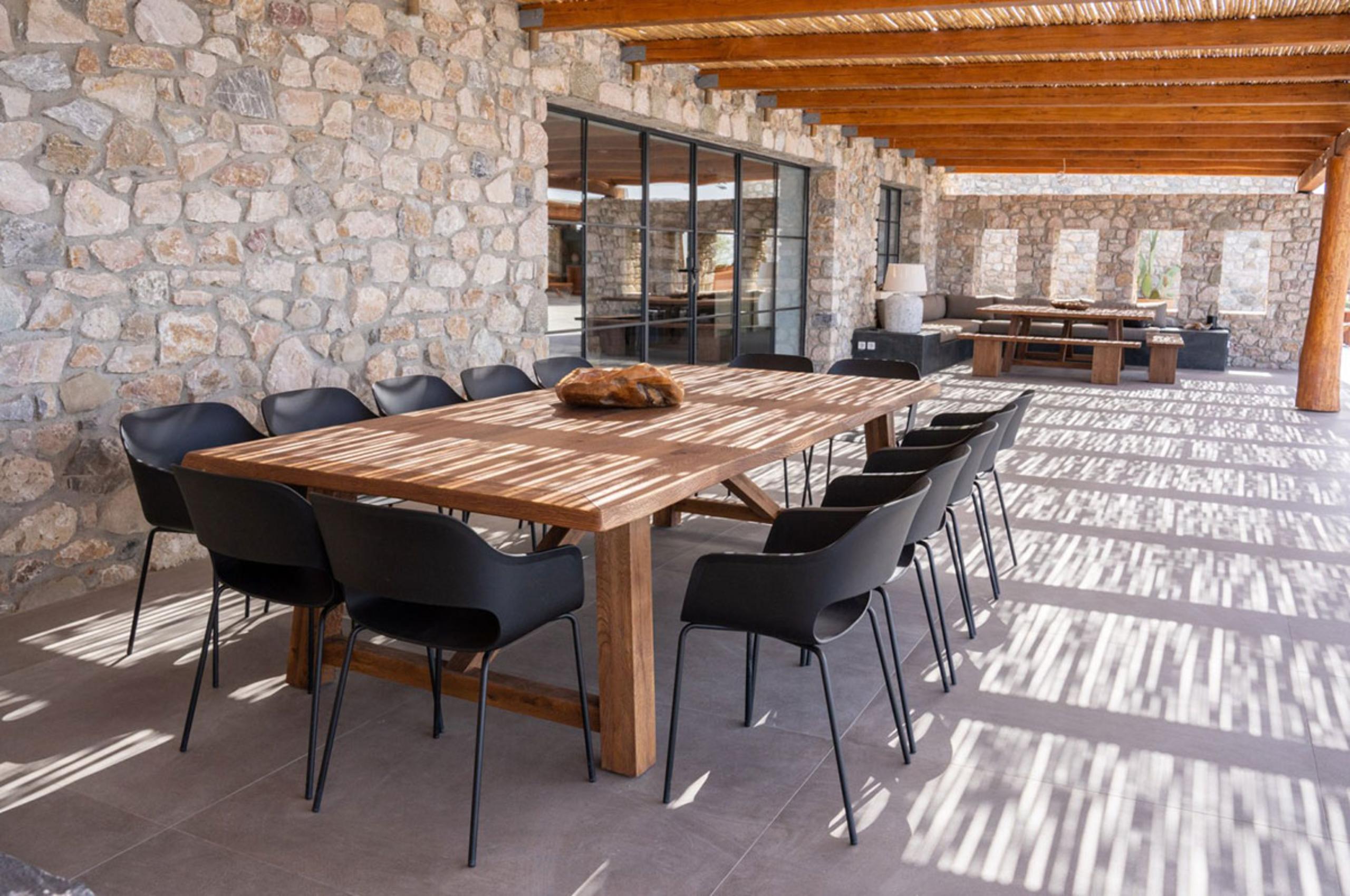 villa-nadia-exterior-alfresco-dining-area-large-terrace-luxury-crete