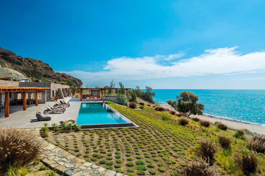 villa-nadia-garden-terrace-beachfront-infinity-pool-sea-views-luxury-crete