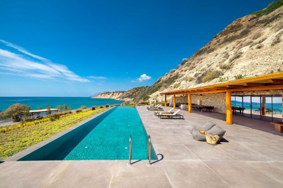 villa-nadia-swimming-pool-seaviews-terrace-luxury-crete