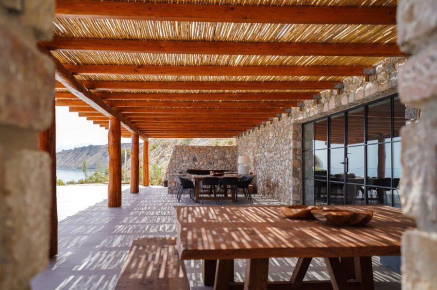 villa-nadia-terrace-alfresco-dining-pergola-covered-sea-views-luxury-crete