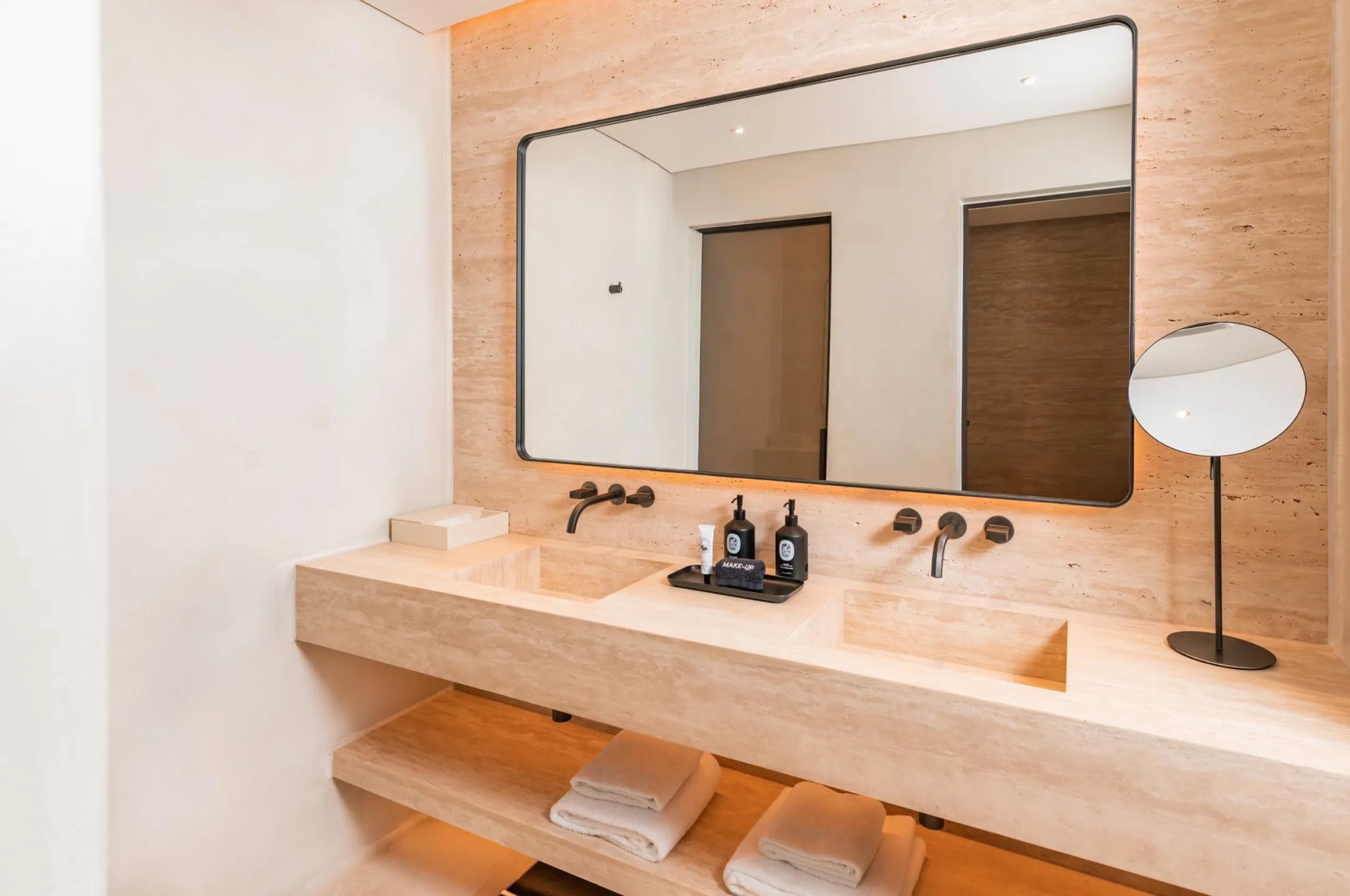 villa-paloma-bathroom-double-sink-modern-sleek-luxury-mykonos