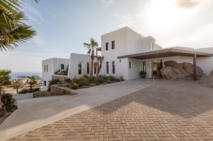 villa-petra-exterior-driveway-entrance-luxury-mediterranean-rental-retreat-mykonos