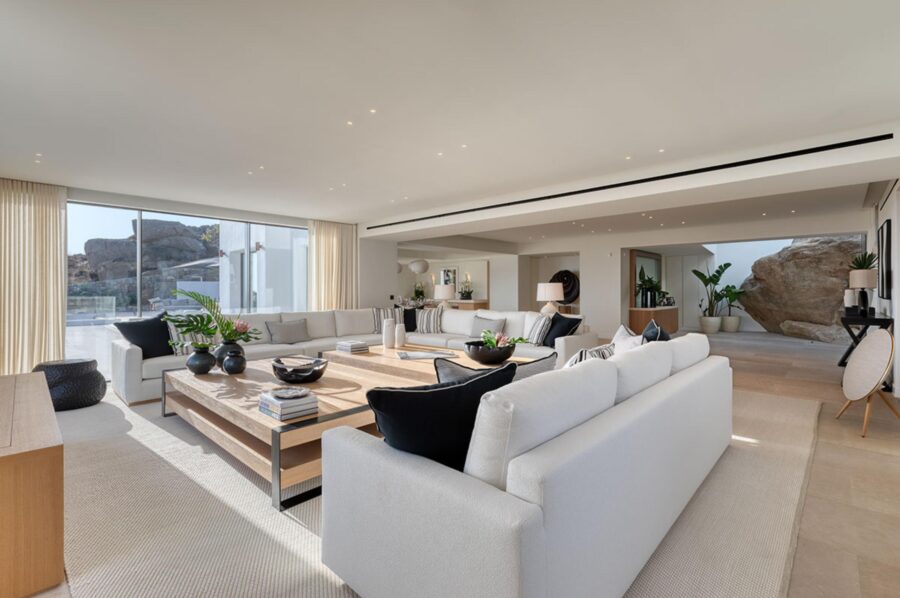 villa-petra-living-room-lounge-spacious-bright-serene-design-luxury-mykonos