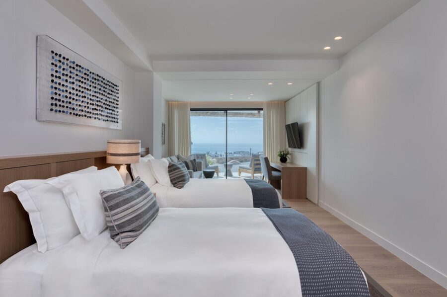 villa-petra-twin-bedroom-elegant-tranquil-modern-design-artwork-luxury-mykonos