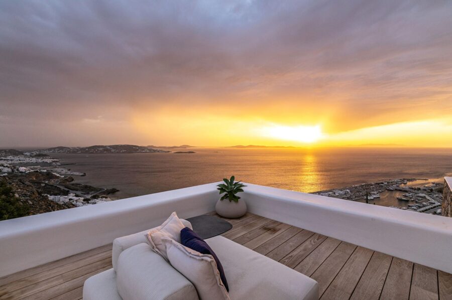 villa-selina-balcony-sunset-harbour-side-views-luxury-rental-retreat-mykonos