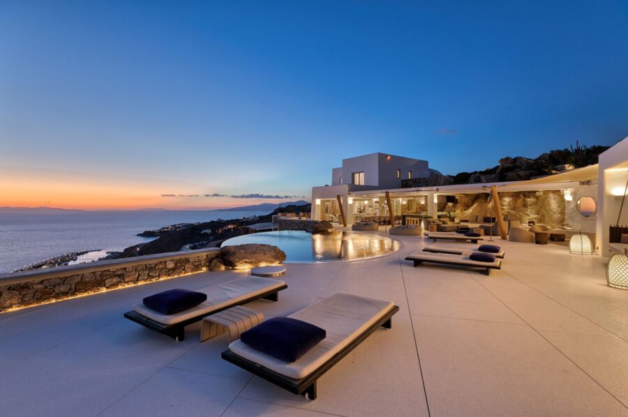 villa-selina-terrace-poolside-infinity-swimming-pool-sunloungers-sea-view-sunset-luxury-mykonos