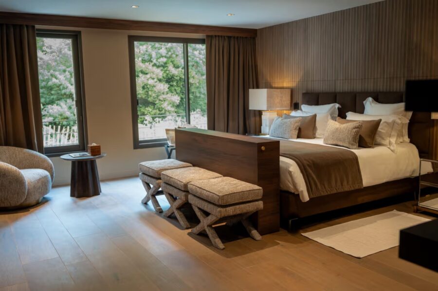 villa-soline-bedroom-elegant-modern-retreat-luxury-rental-lacroixvalmer