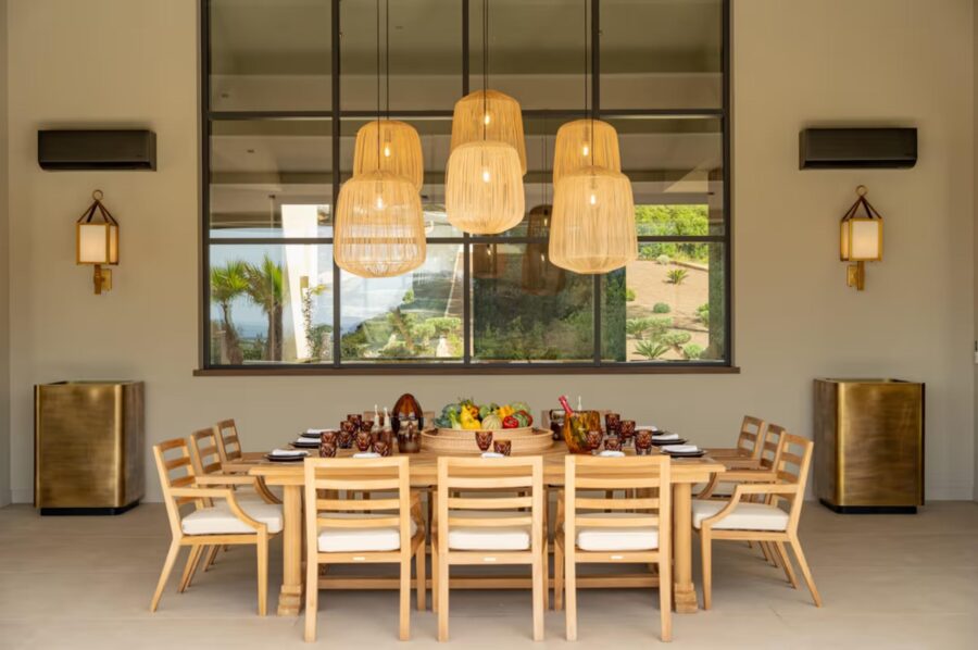 villa-soline-exterior-alfresco-dining-area-elegant-luxury-retreat-lacroixvalmer