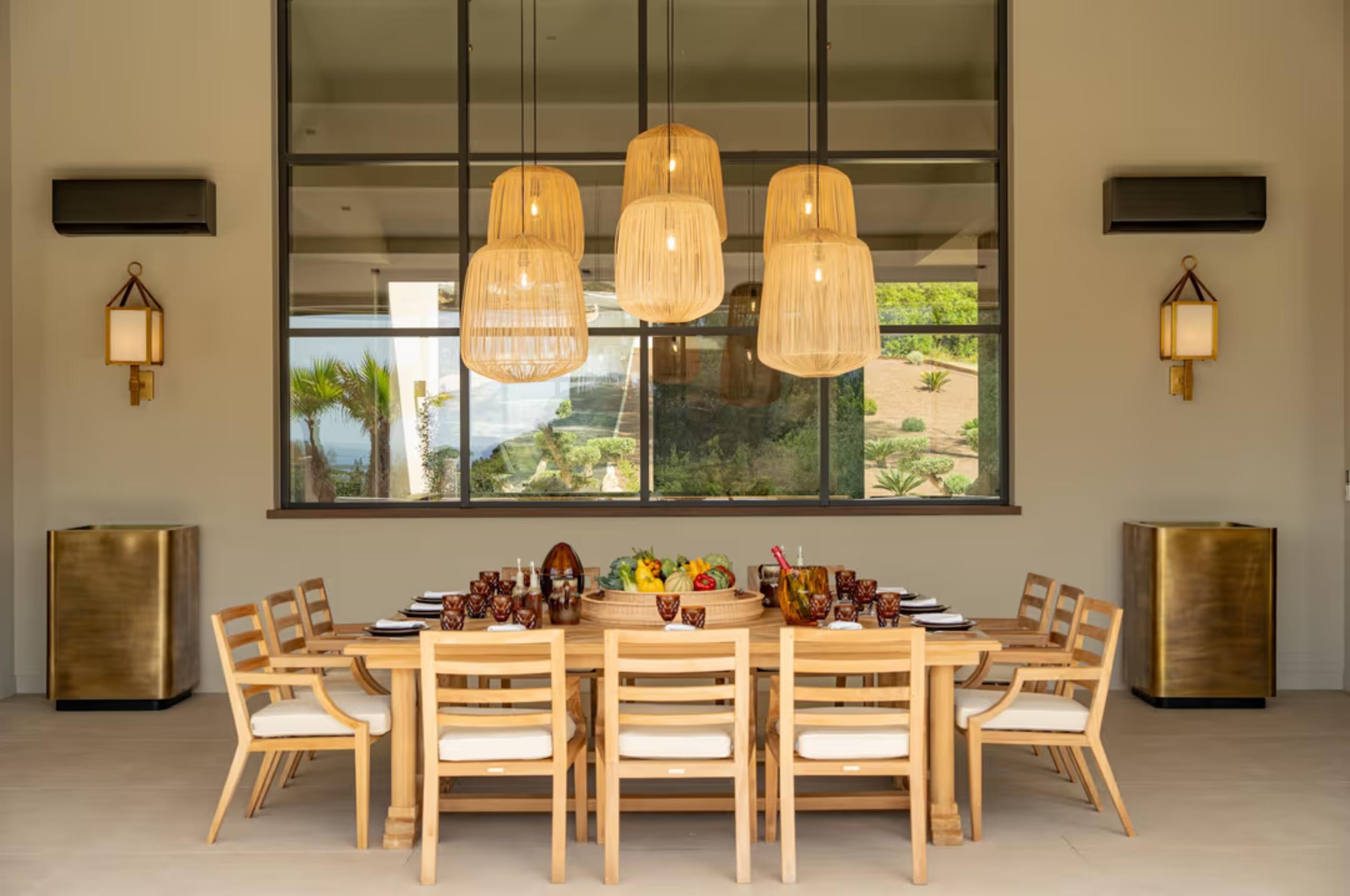 villa-soline-exterior-alfresco-dining-area-elegant-luxury-retreat-lacroixvalmer