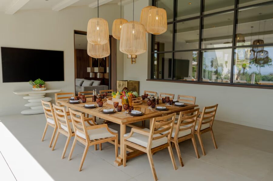 villa-soline-exterior-alfresco-dining-area-tv-luxury-design-lacroixvalmer
