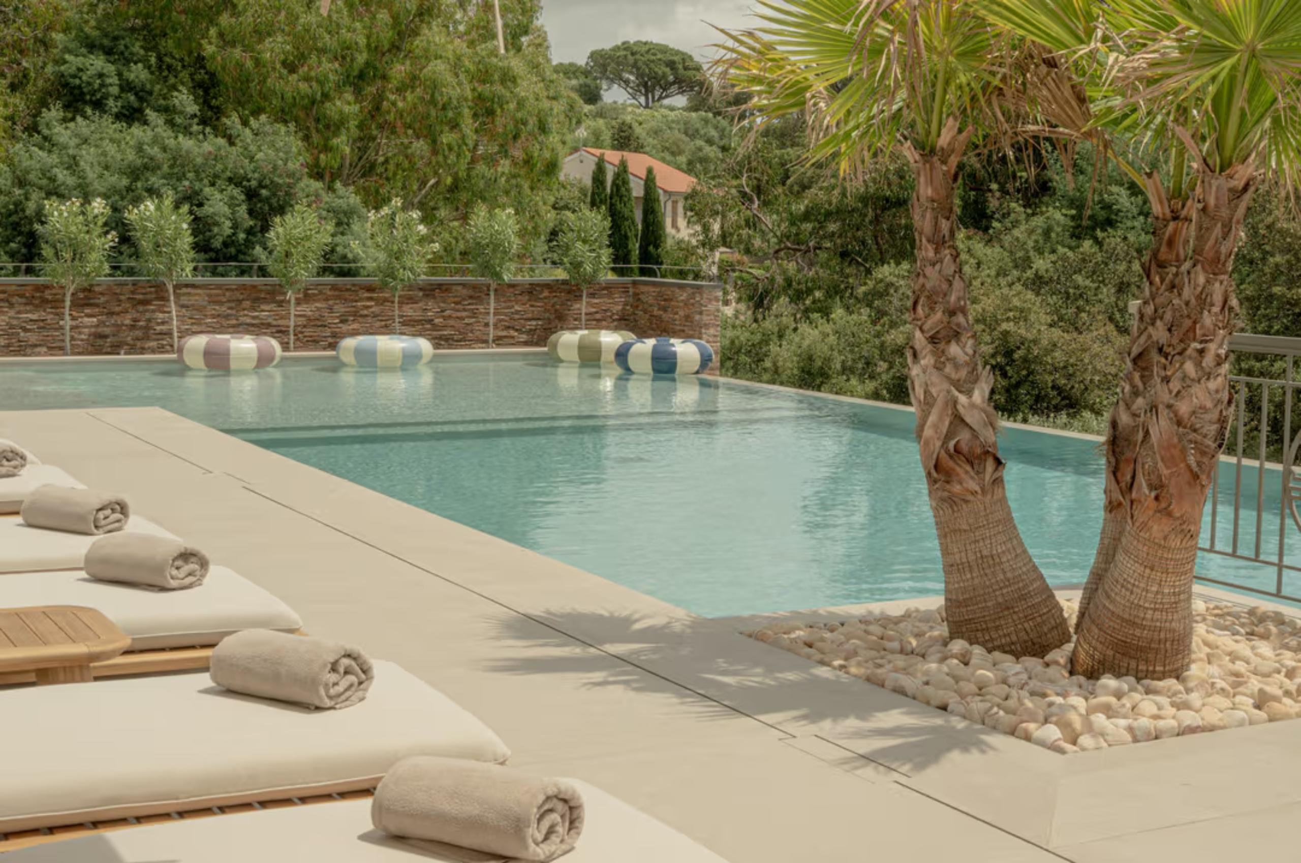 villa-soline-infinity-swimming-pool-sea-view-terrace-sunloungers-garden-luxury-lacroixvalmer