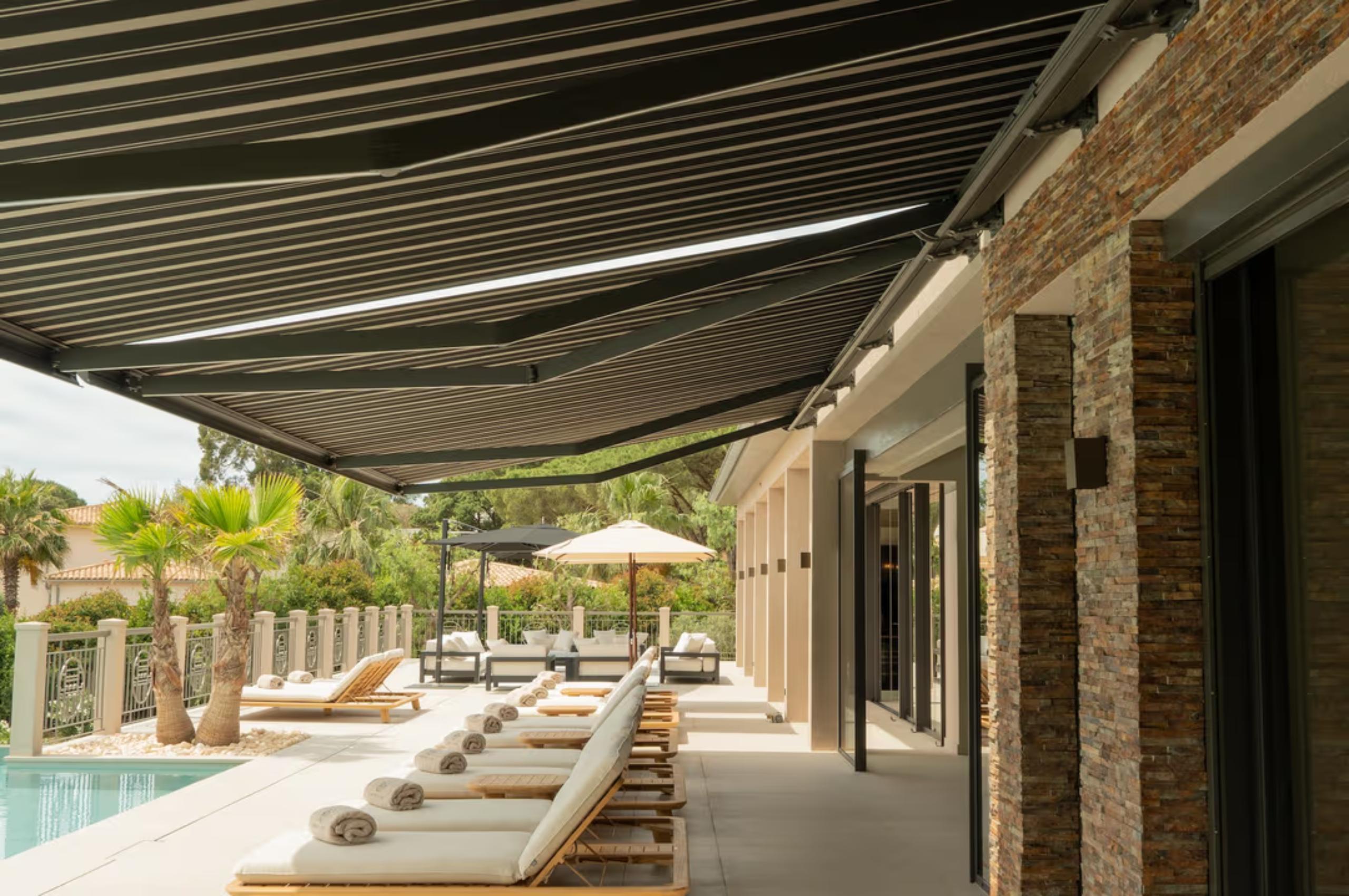 villa-soline-terrace-swimming-pool-sunloungers-luxury-rental-retreat-lacroixvalmer