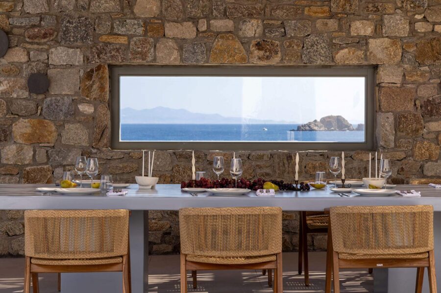 villa-theodora-alfresco-dining-table-scenic-sea-views-luxury-mykonos