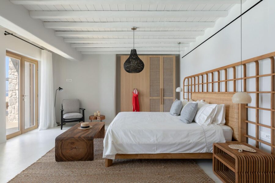 villa-zeta-bedroom-tranquil-mediterranean-design-luxury-mykonos