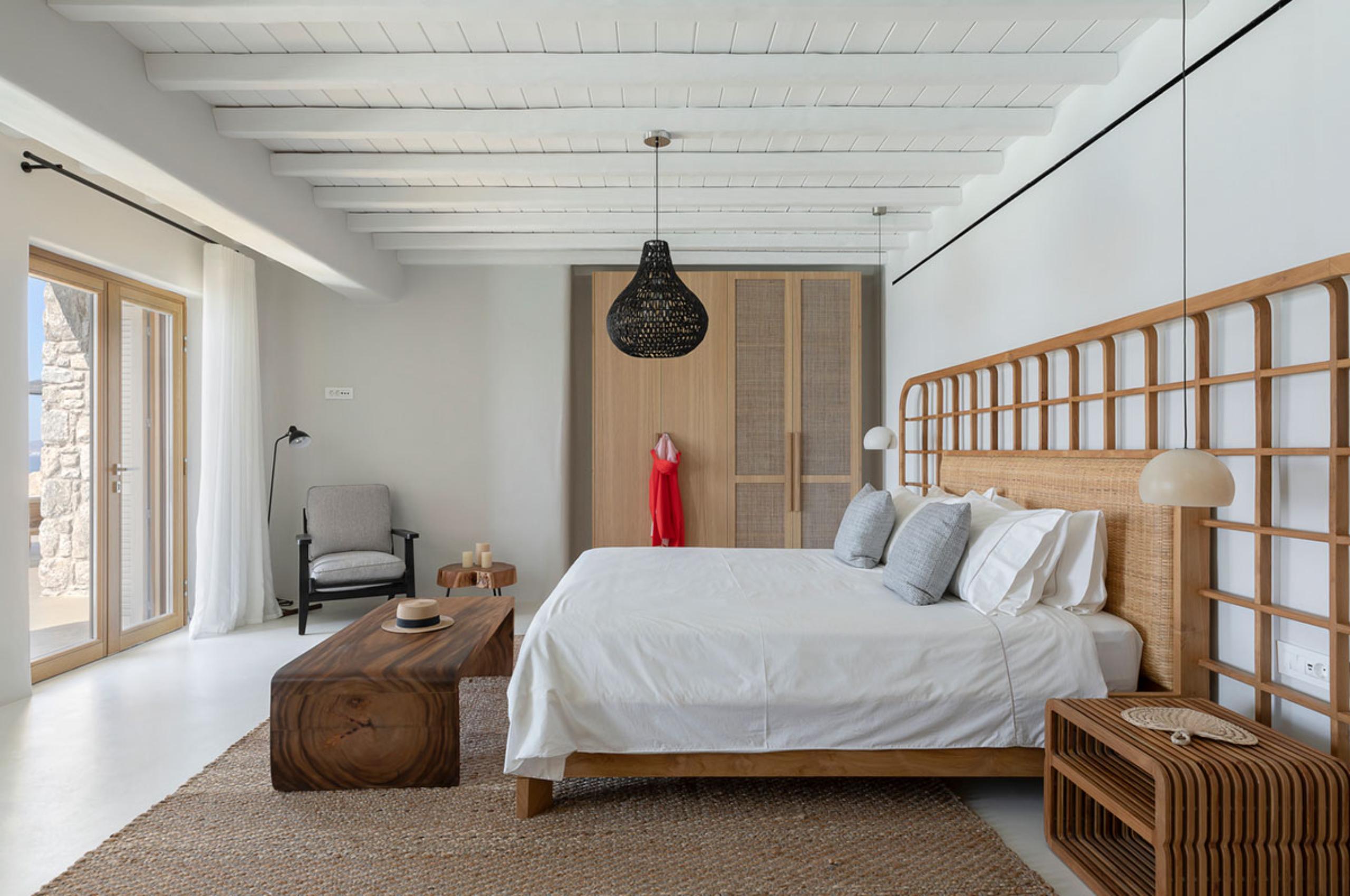 villa-zeta-bedroom-tranquil-mediterranean-design-luxury-mykonos
