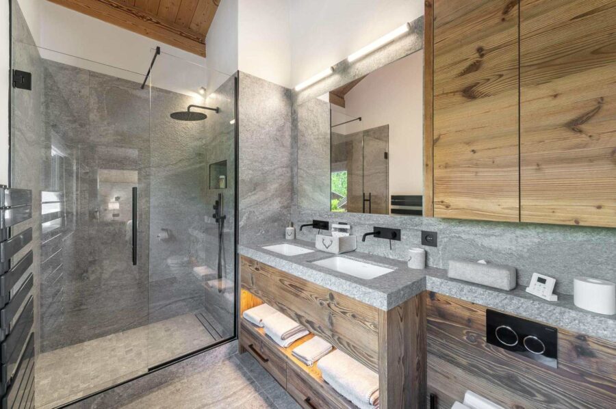 chalet-avalon-bathroom-shower-double-sink-modern-design-luxury-megeve