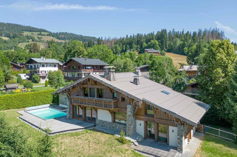 chalet-avalon-exterior-garden-swimming-pool-summer-alpine-retreat-luxury-megeve