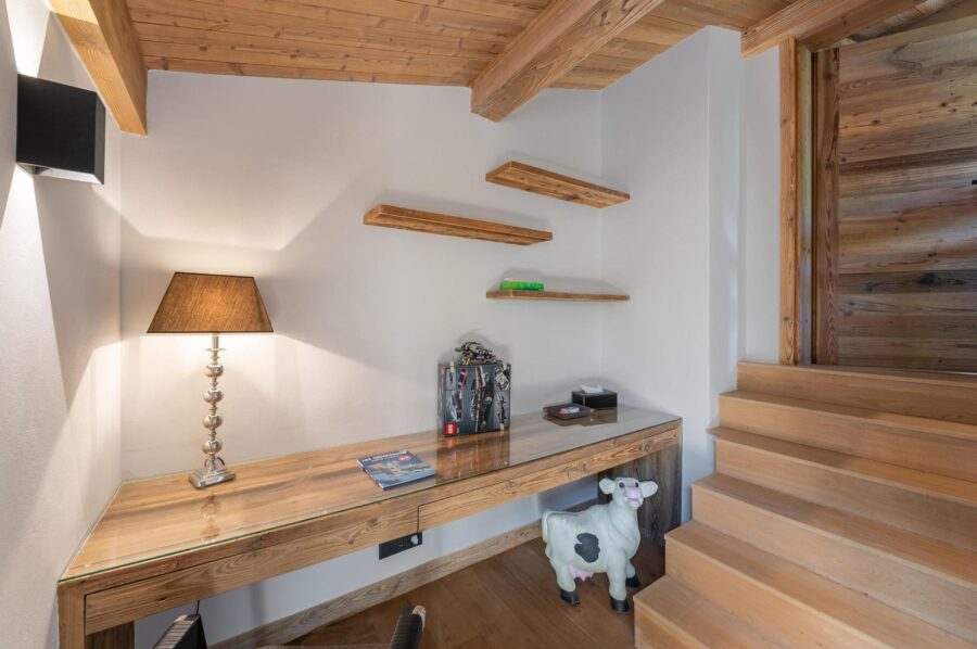 chalet-avalon-hallway-luxury-megeve