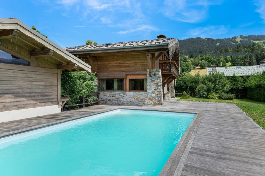 chalet-avalon-swimming-pool-garden-summer-exterior-luxury-megeve