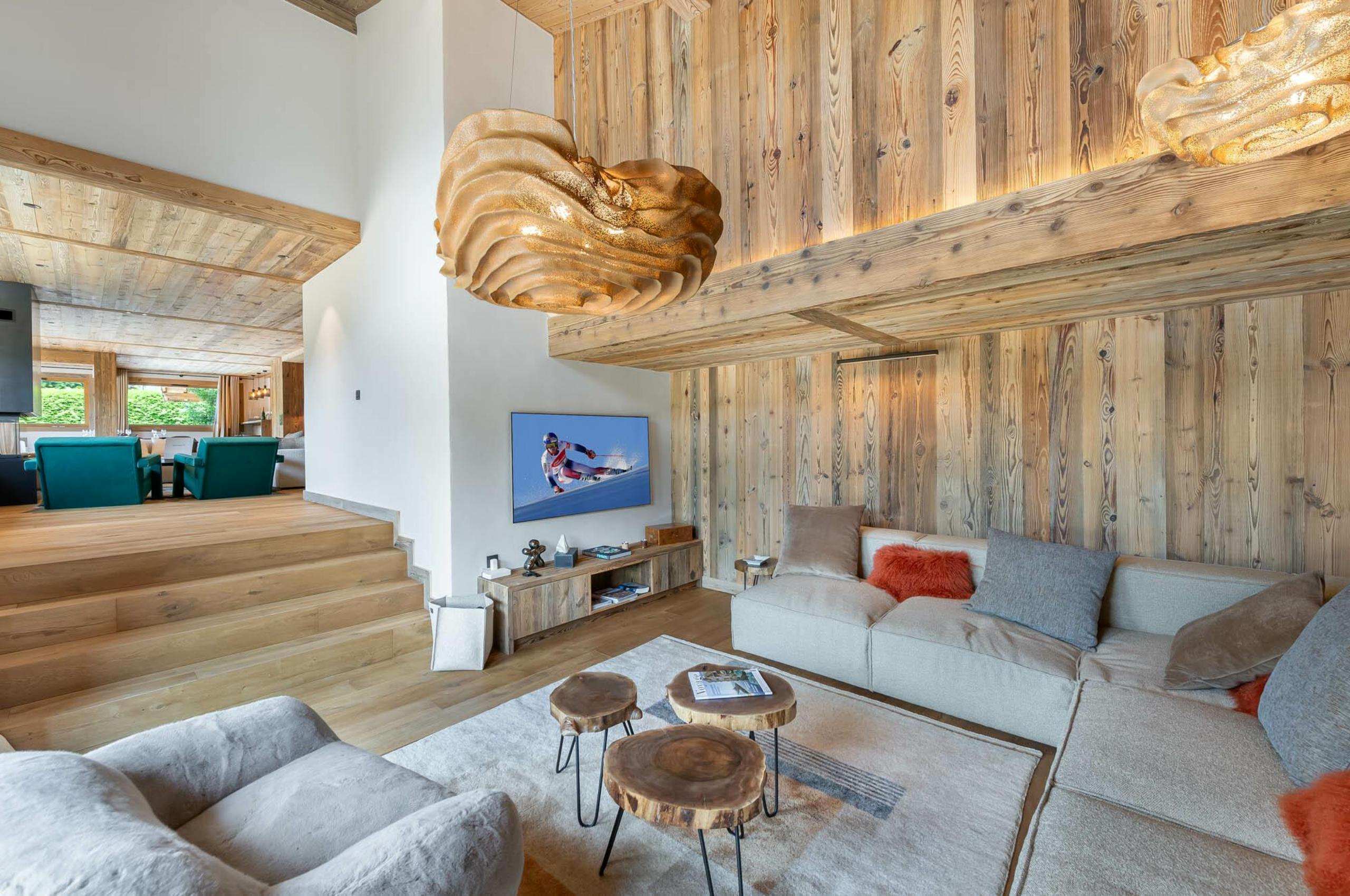 chalet-avalon-tv-lounge-openplan-luxury-megeve