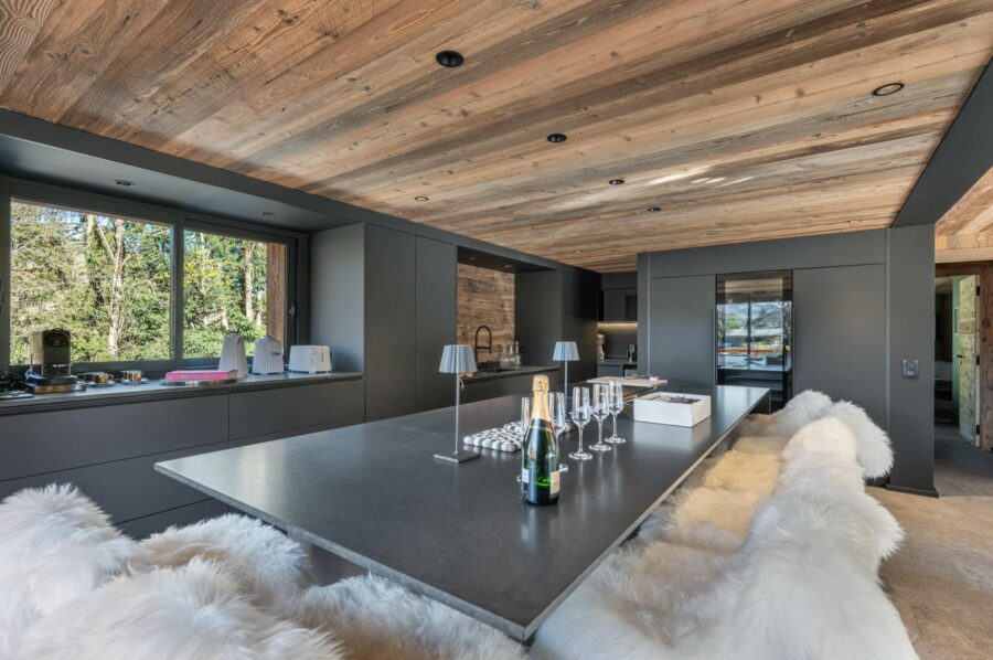 chalet-dila-kitchen-sleek-modern-design-luxury-megeve