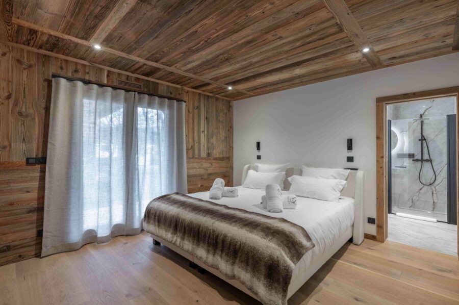 chalet-eira-bedroom-ensuite-elegant-alpine-design-luxury-megeve