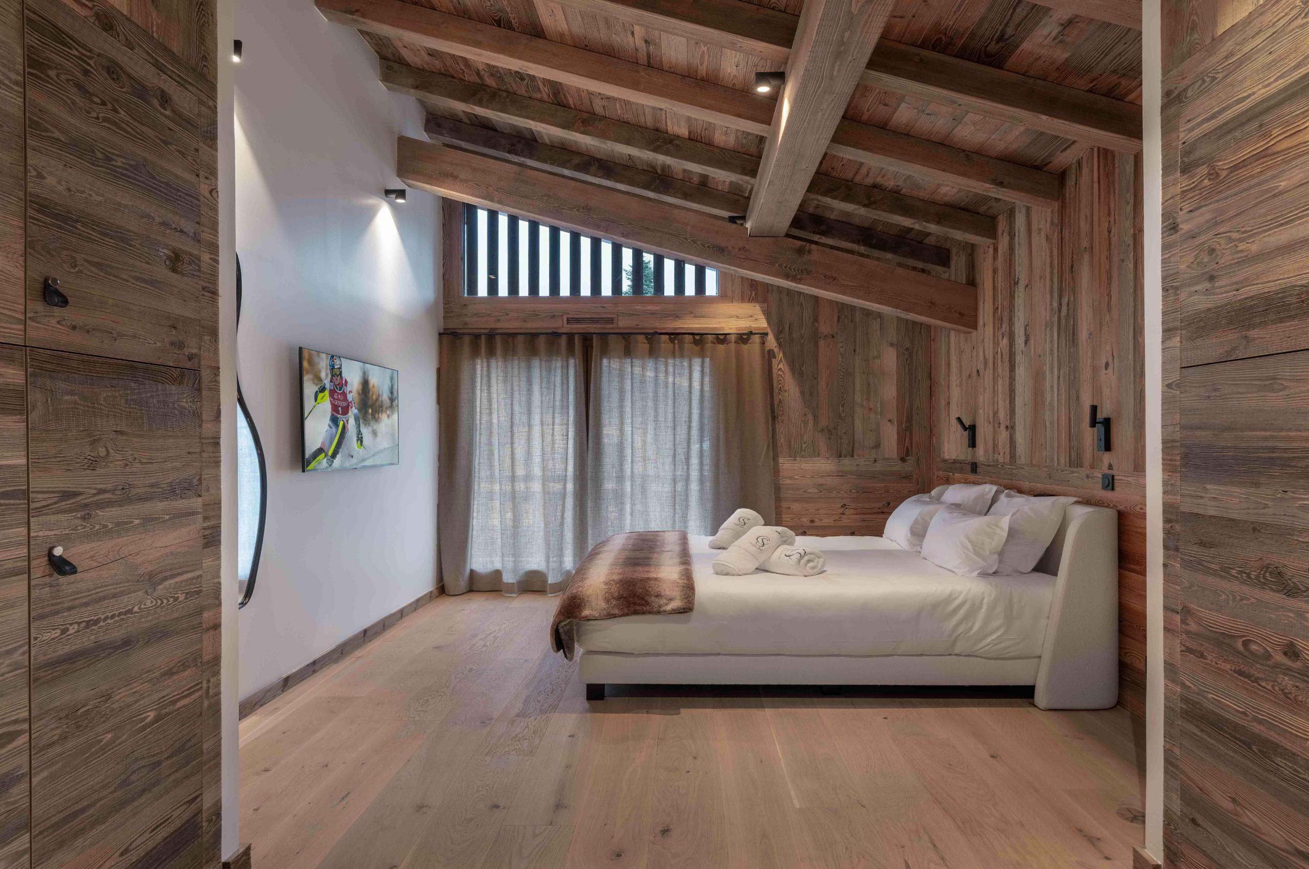 chalet-eira-bedroom-spacious-modern-alpine-design-luxury-megeve
