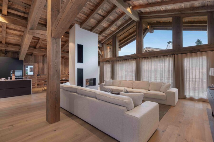 chalet-eira-living-room-fireplace-grand-openplan-design-luxury-megeve