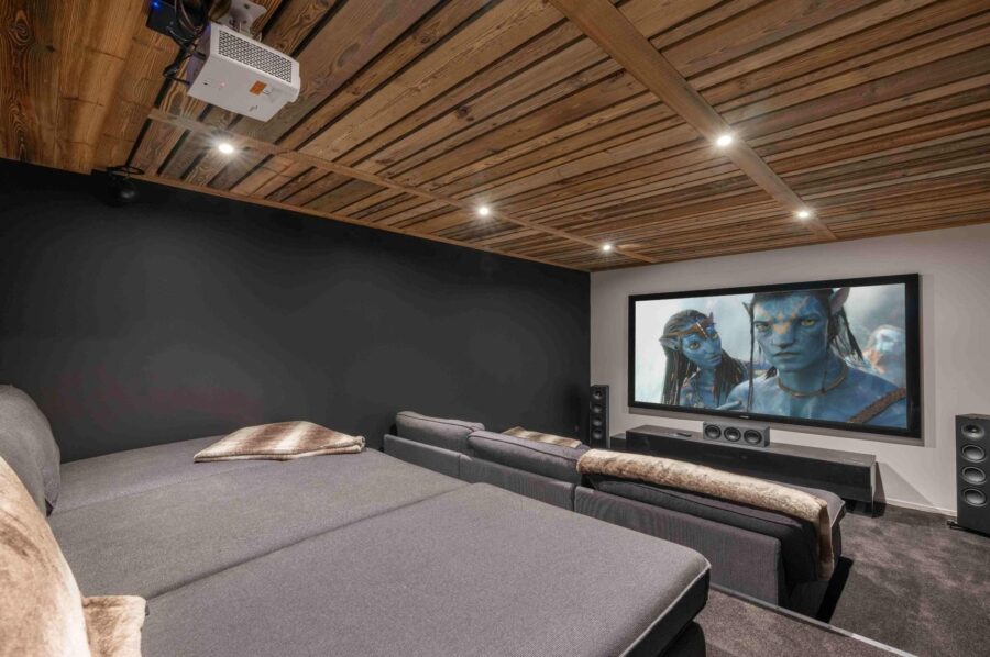 chalet-eira-tv-lounge-cineam-room-luxury-megeve