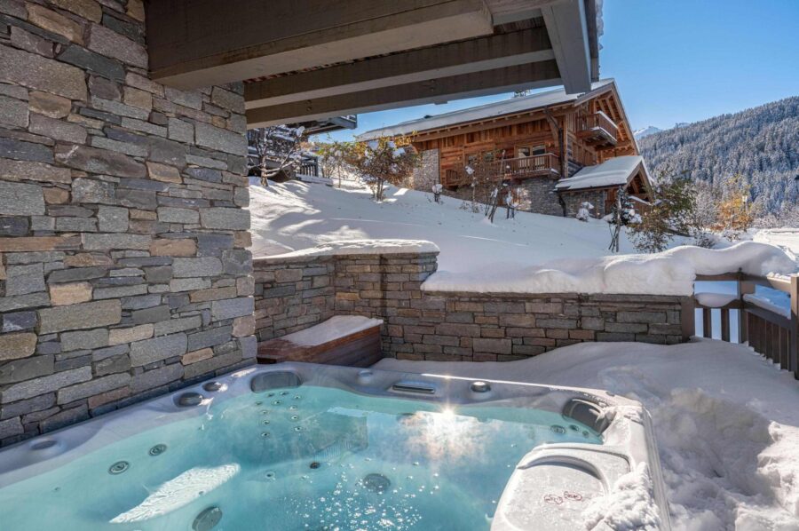 chalet-eve-outdoor-jacuzzi-terrace-winter-luxury-retreat-courchevel1650