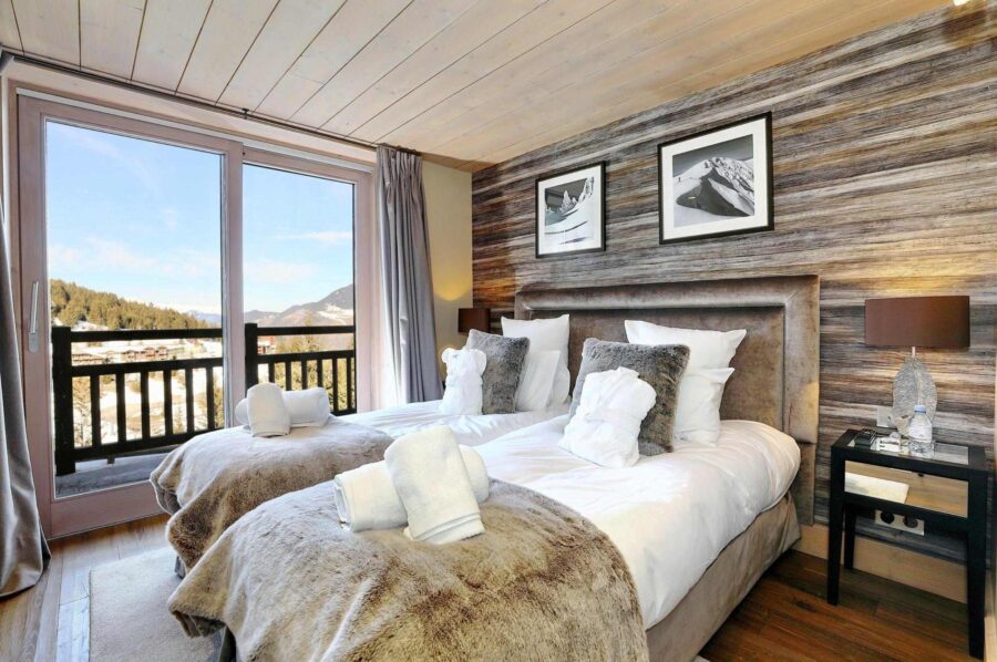 chalet-eve-twin-bedroom-balcony-luxury-alpine-design-courchevel1650