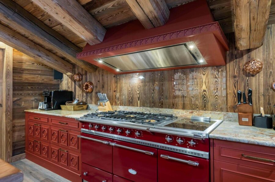 chalet-fern-kitchen-oven-grand-bold-design-luxury-megeve