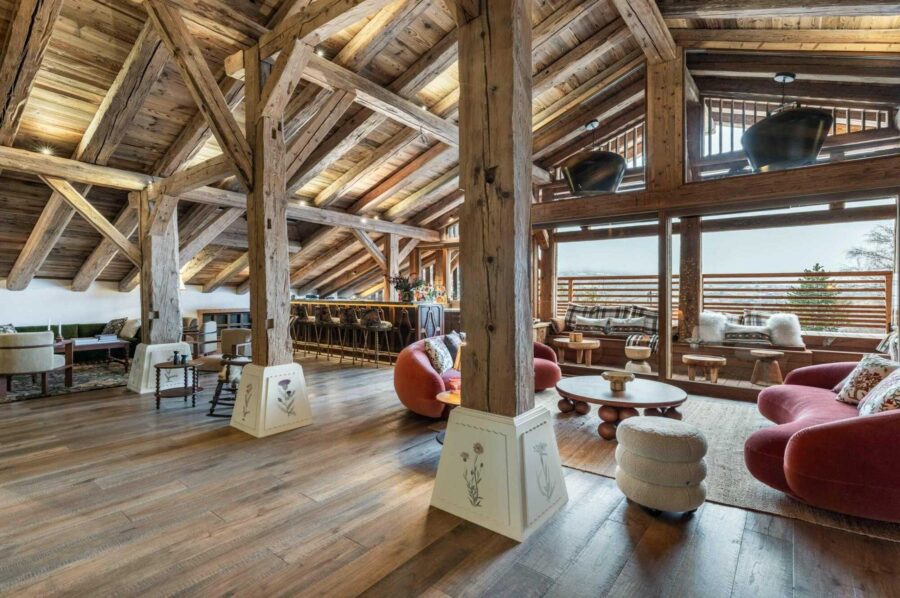 chalet-fern-lounge-bar-openplan-balcony-luxury-alpine-retreat-megeve
