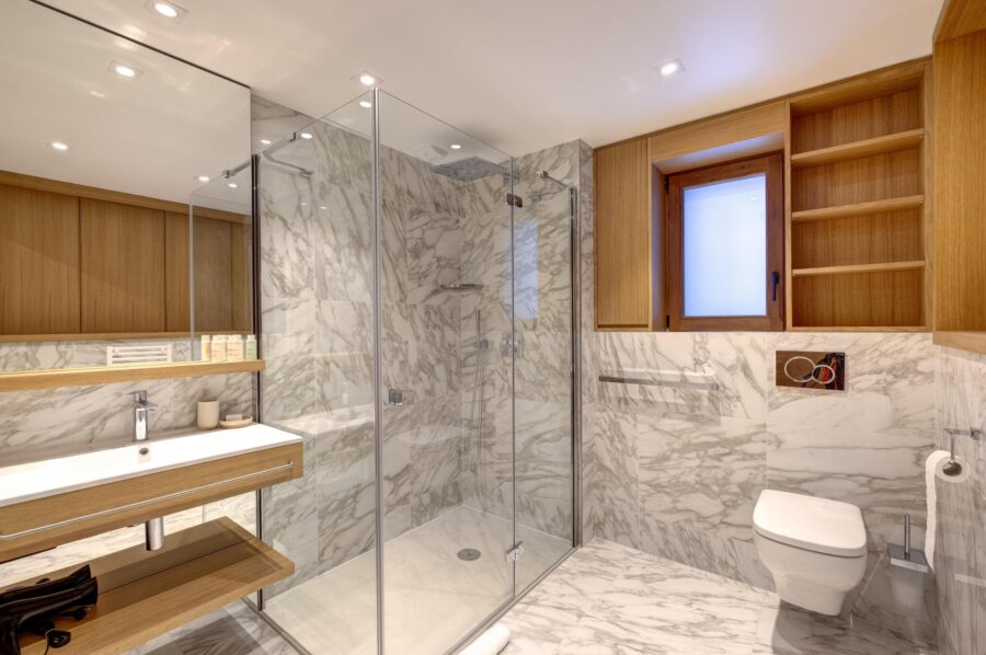 chalet-junie-bathroom-shower-marble-design-luxury-courchevel1650