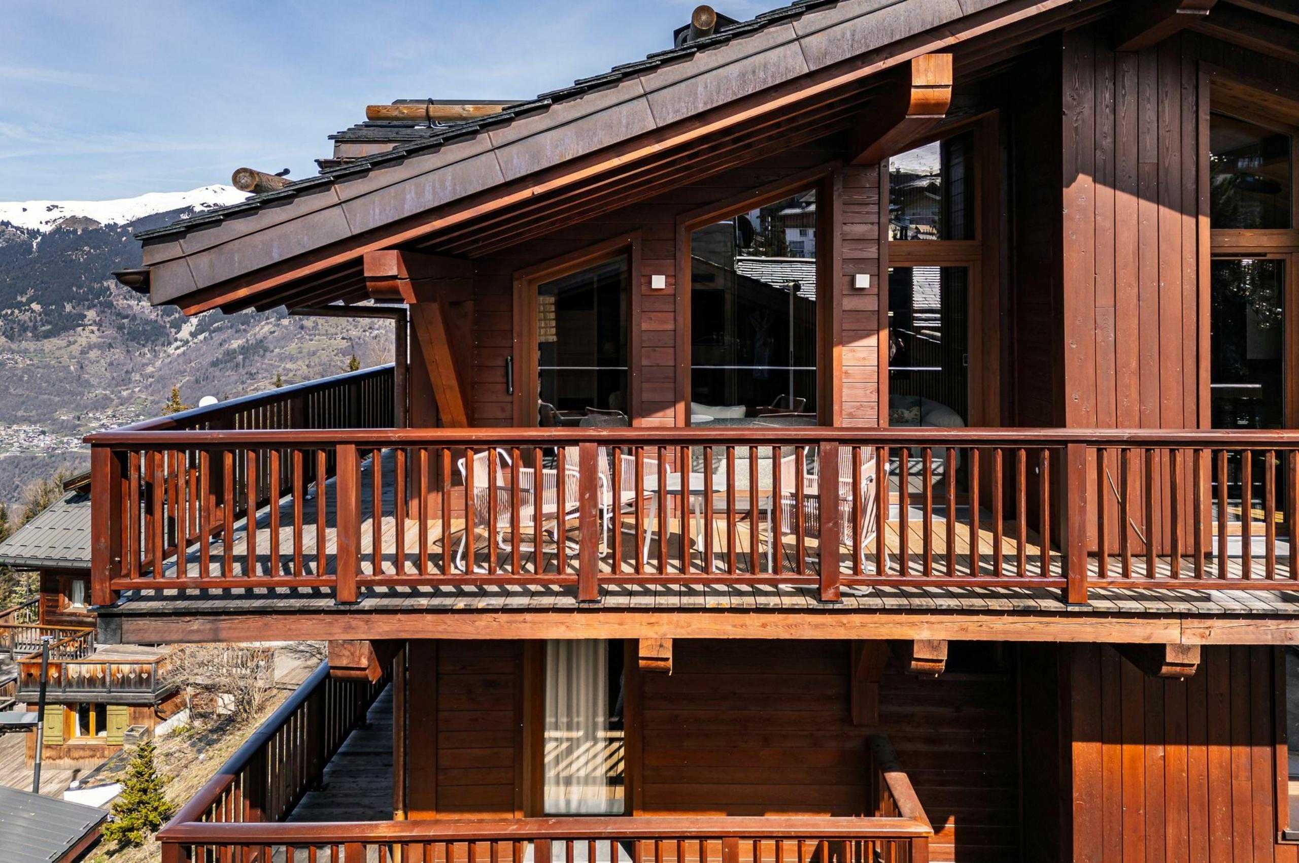chalet-junie-exterior-balcony-luxury-alpine-retreat-courchevel1650