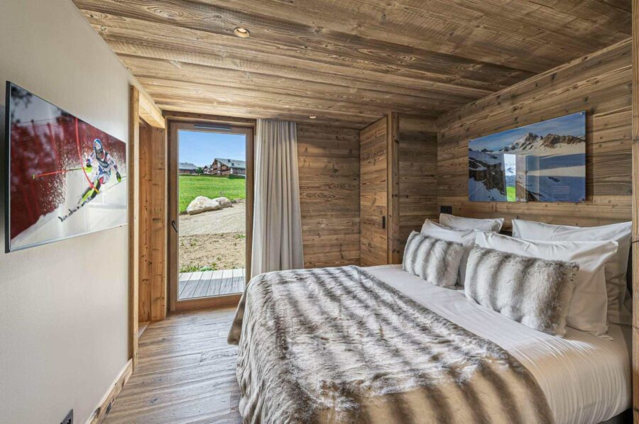 chalet-juno-bedroom-cosy-alpine-design-luxury-megeve