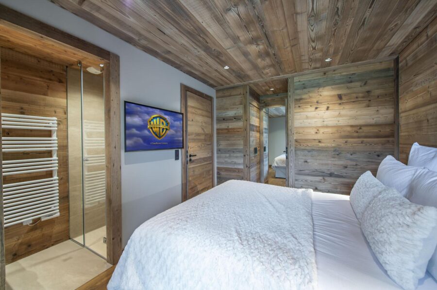 chalet-juno-bedroom-serene-alpine-design-luxury-megeve