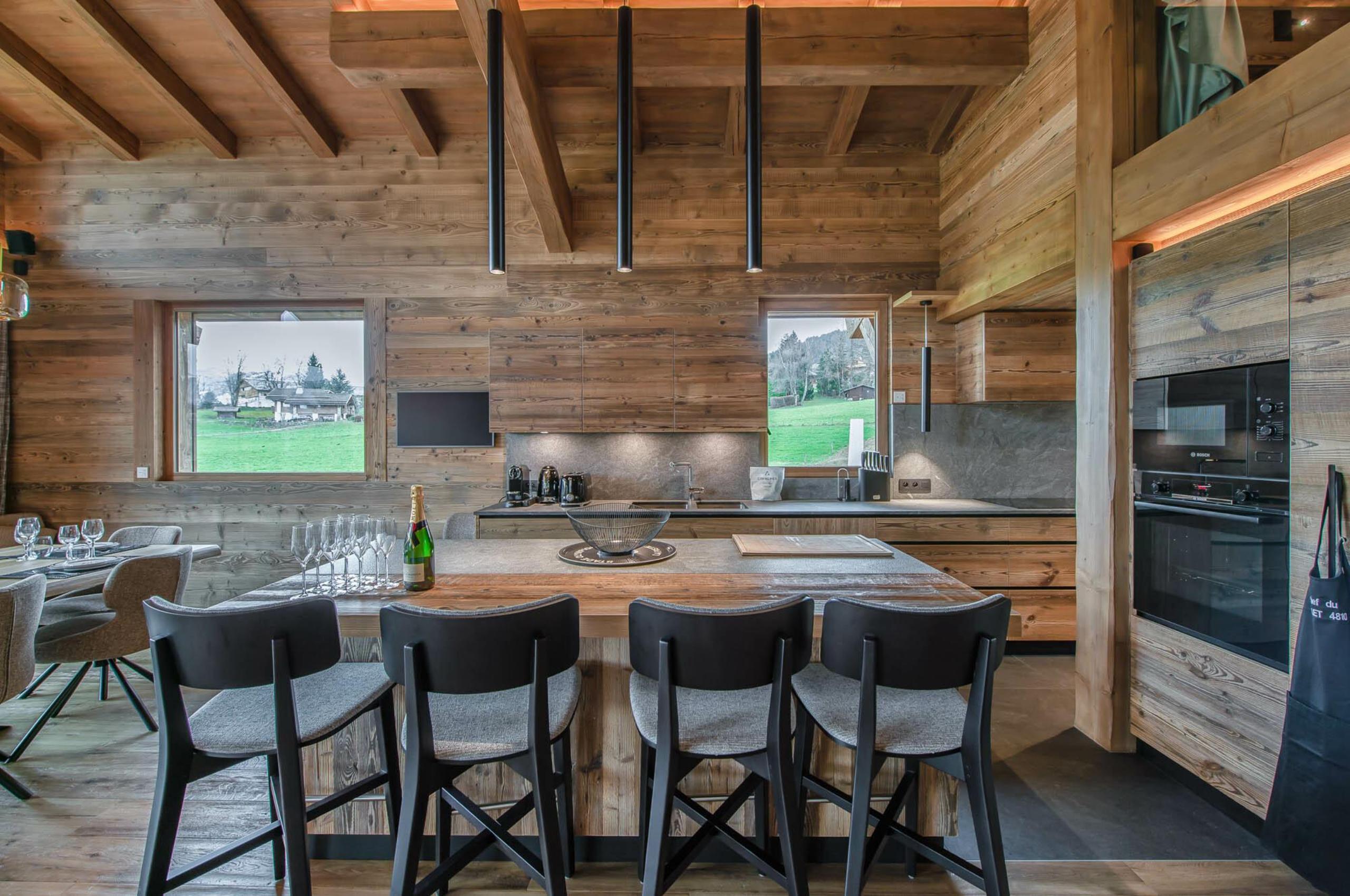 chalet-juno-breakfast-bar-kitchen-luxury-megeve